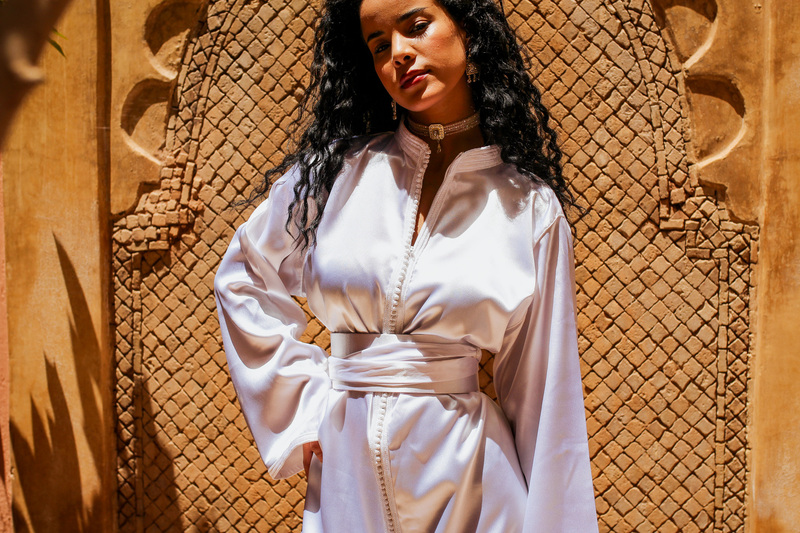 Caftan blanc marocain cérémonie nikah location Marseille